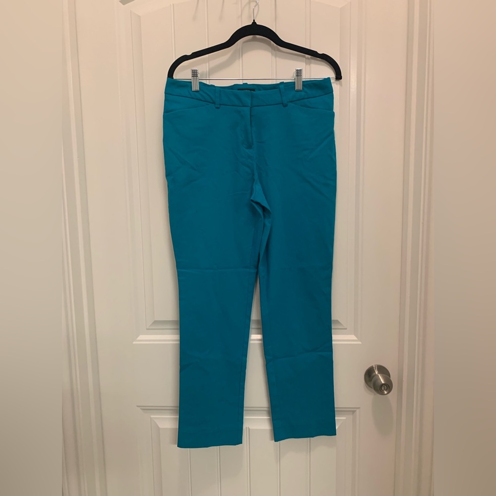 Gently Pre-Owned Worthington Teal Capri Pants